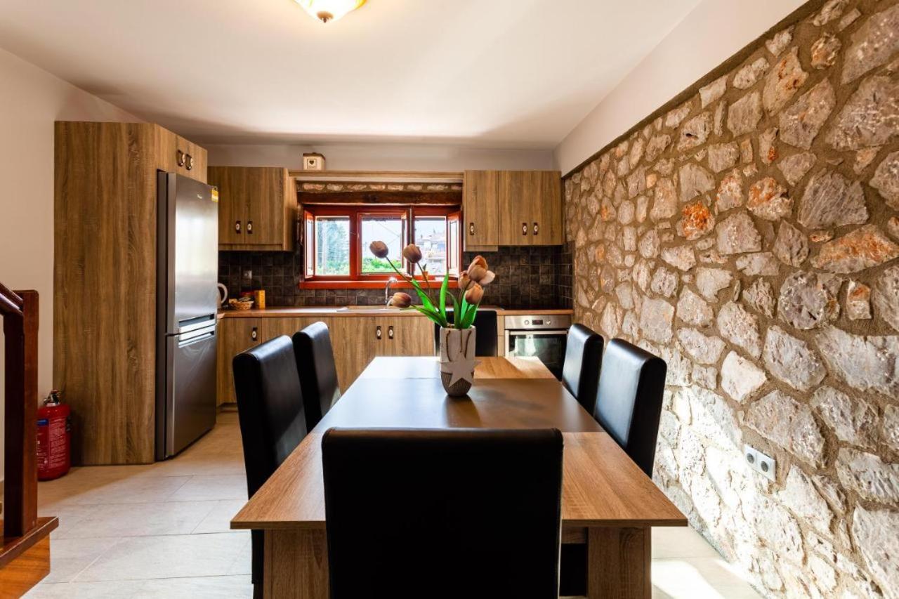 Stone Villas Dukes Parálion Ástros 外观 照片