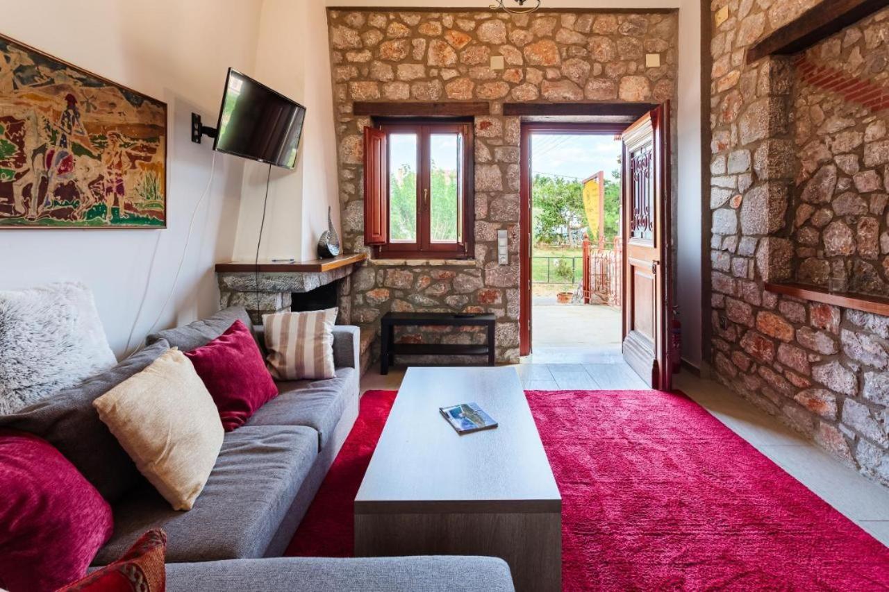 Stone Villas Dukes Parálion Ástros 外观 照片