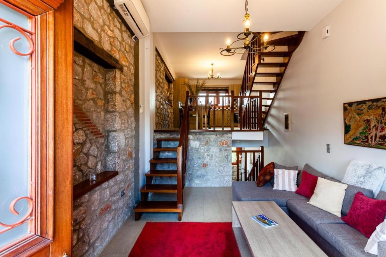 Stone Villas Dukes Parálion Ástros 外观 照片
